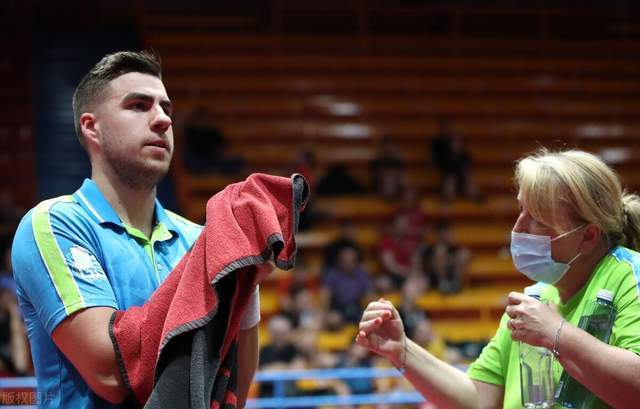 球队表现的 球队表现的